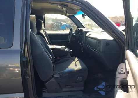 2001 Chevrolet Silverado 1500 Ls z USA, uszkodzony, nr VIN 2GCEC19T811197229